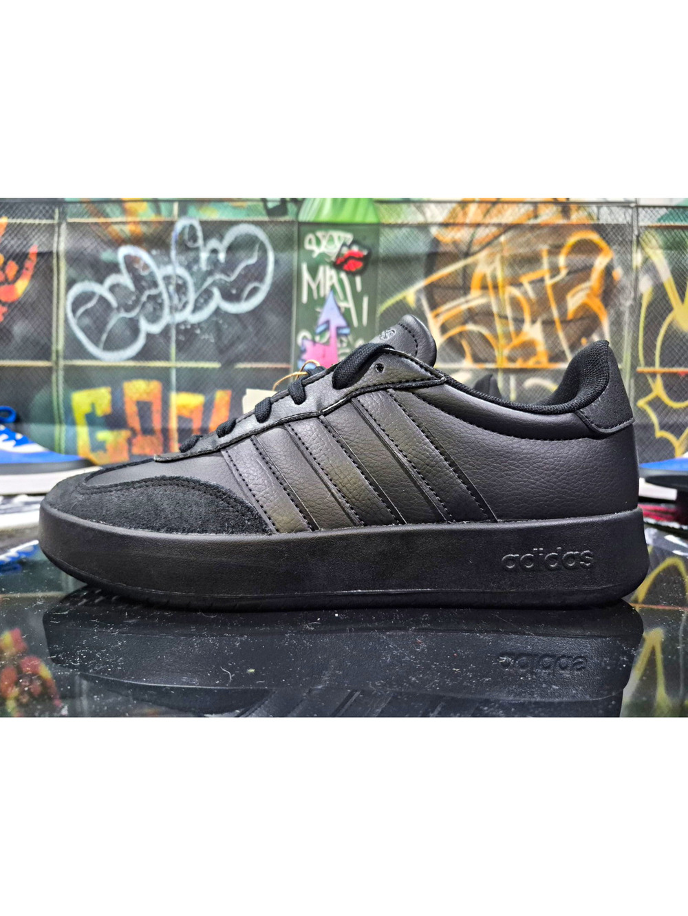adidas Barreda Men’s Black Leather Lace-Up Sneakers US 9.5 JR1321